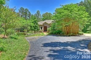8680 Hills Dell Dr, Charlotte, NC 28027