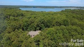 8680 Hills Dell Dr, Charlotte, NC 28027