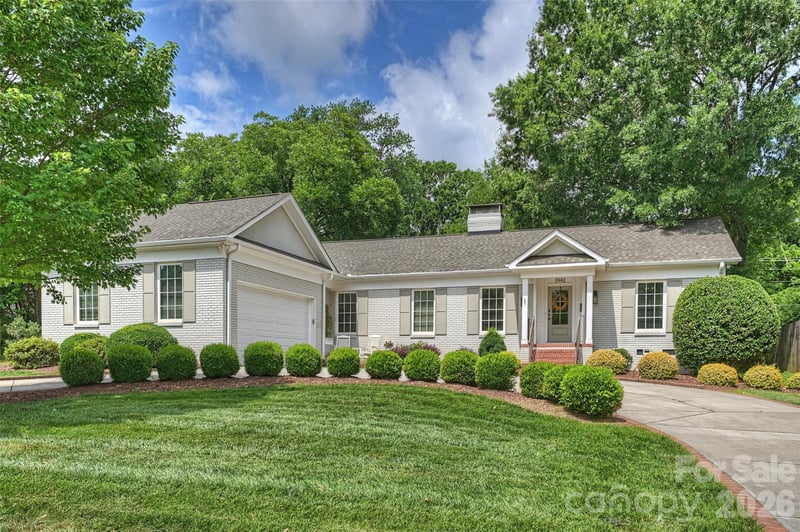 3942 Barclay Downs Dr, Charlotte, NC 28209