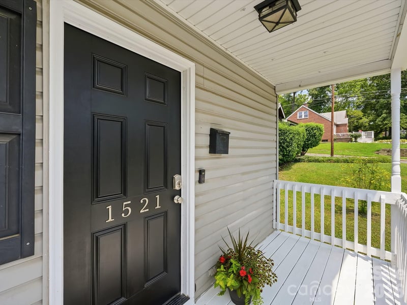 1521 Sumter Ave, Charlotte, NC 28208