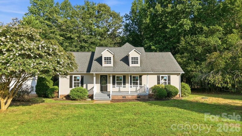 910 Little Brook Cir, York, SC 29745