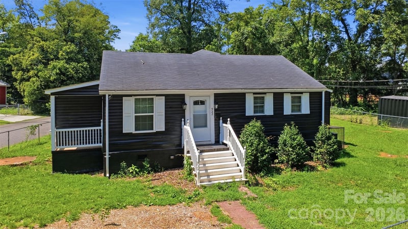 922 Ambassador St, Charlotte, NC 28208