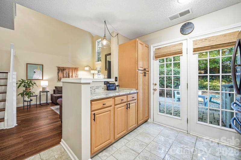 10631 Sleigh Bell Ln, Charlotte, NC 28216