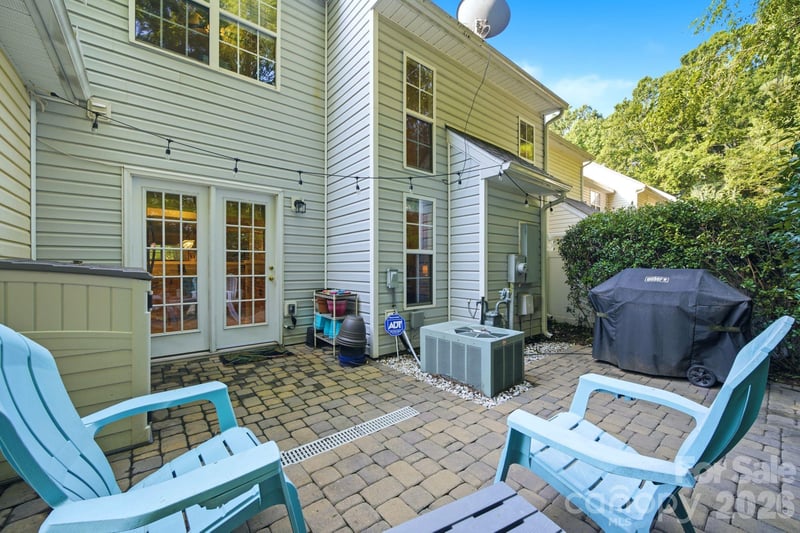 10631 Sleigh Bell Ln, Charlotte, NC 28216