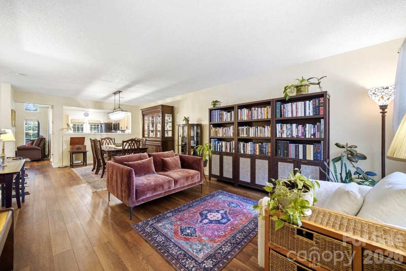 10631 Sleigh Bell Ln, Charlotte, NC 28216