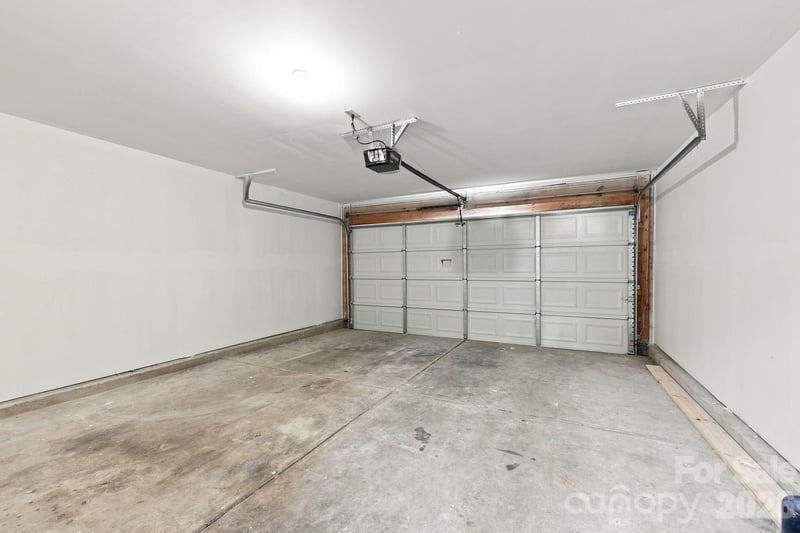 8207 Belmont Stables Dr, Charlotte, NC 28216