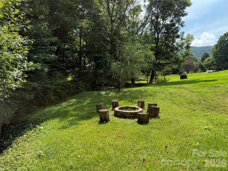 433 Little Cove Rd, Waynesville, NC 28786