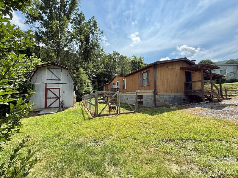 433 Little Cove Rd, Waynesville, NC 28786