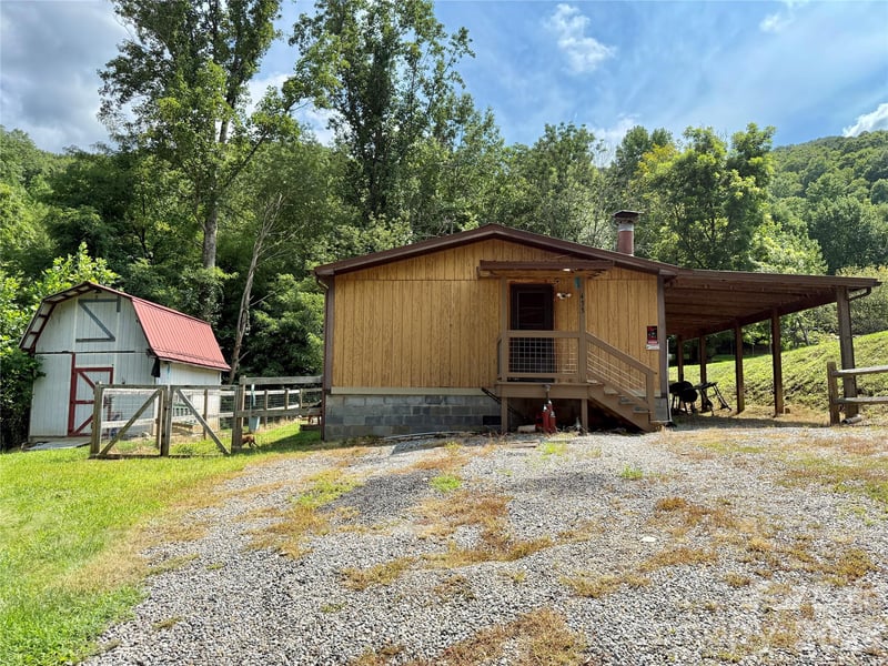 433 Little Cove Rd, Waynesville, NC 28786