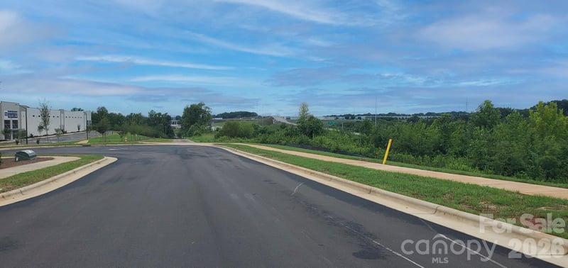 2221 International Dr, Statesville, NC 28625