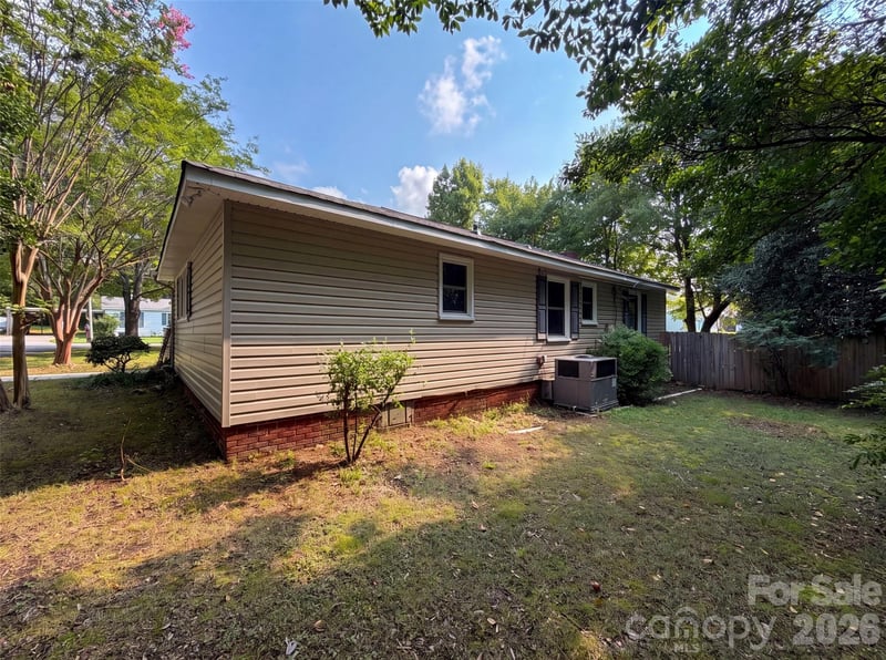 1200 Little Rock Rd, Charlotte, NC 28214