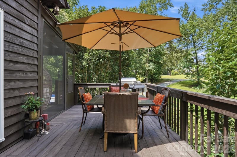 141 Oak Leaf Ln, Wingate, NC 28174