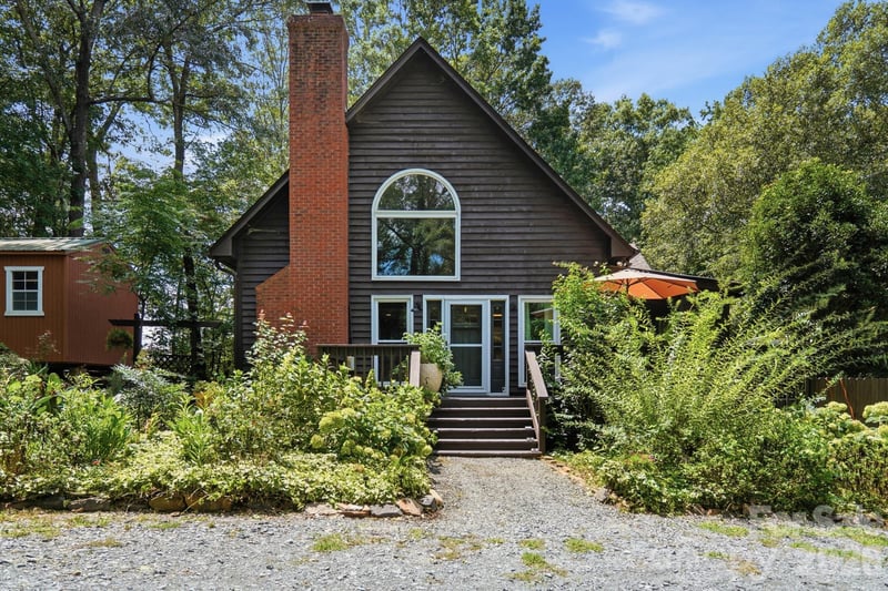 141 Oak Leaf Ln, Wingate, NC 28174