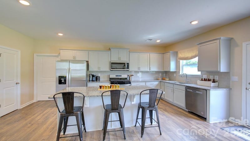 210 Hyder Ridge Rd, Asheville, NC 28804