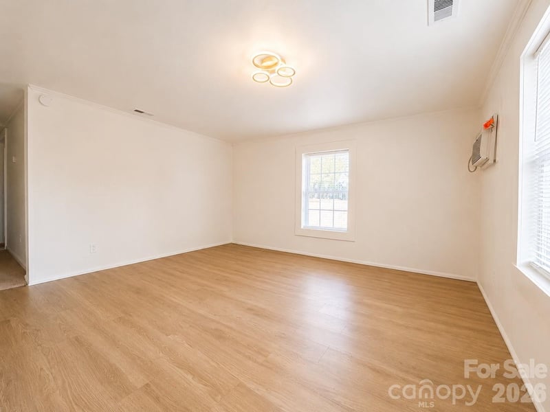 532 Iredell Ave, Mooresville, NC 28115