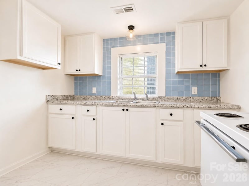 532 Iredell Ave, Mooresville, NC 28115