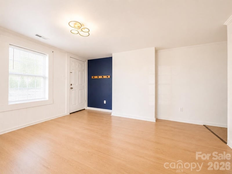 532 Iredell Ave, Mooresville, NC 28115