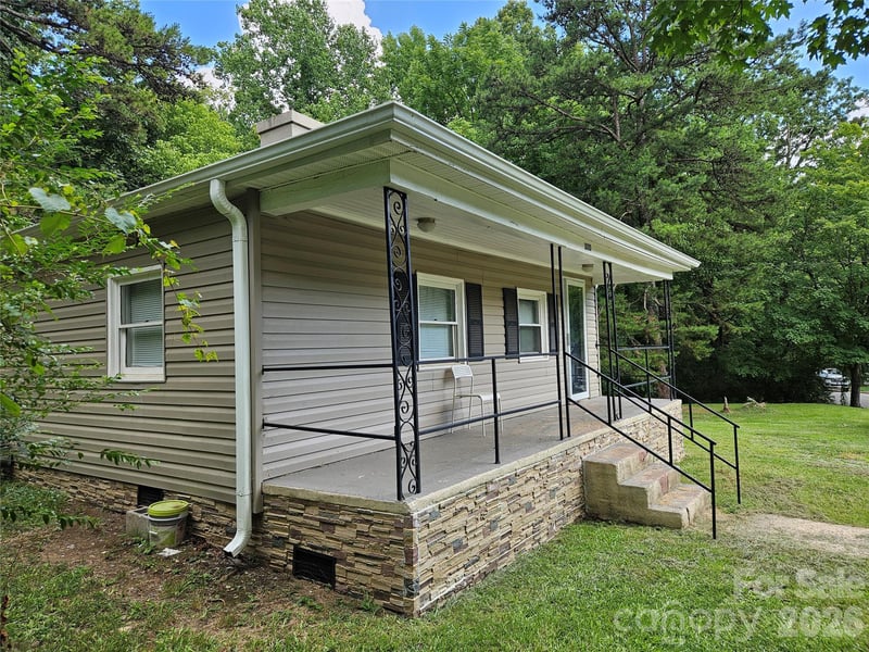 3010 Capitol Dr, Charlotte, NC 28208