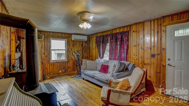 1213 Roaring Fork Rd, Mars Hill, NC 28754