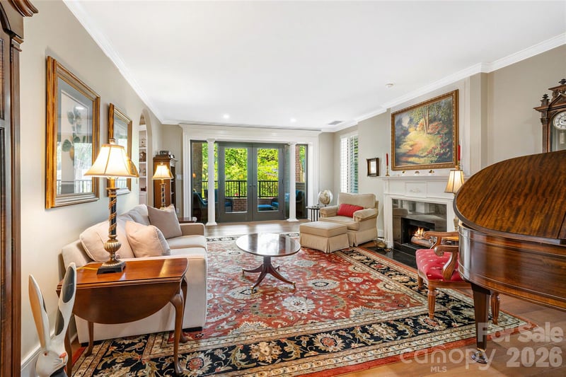 810 Cherokee Rd, Charlotte, NC 28207