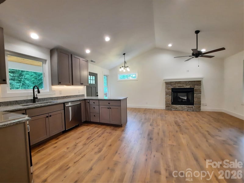 12 Overbrook Pl, Asheville, NC 28805