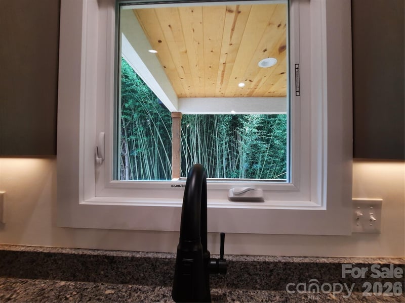 12 Overbrook Pl, Asheville, NC 28805