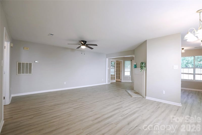 5909 Amity Springs Dr, Charlotte, NC 28212