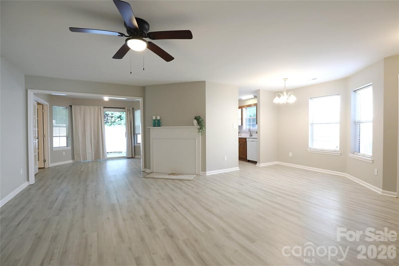 5909 Amity Springs Dr, Charlotte, NC 28212