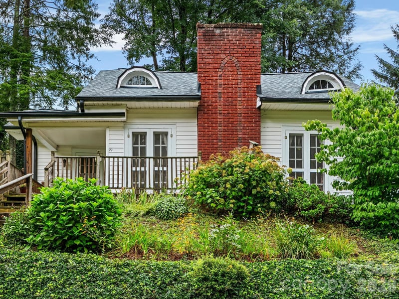 27 Warwick Rd, Asheville, NC 28803