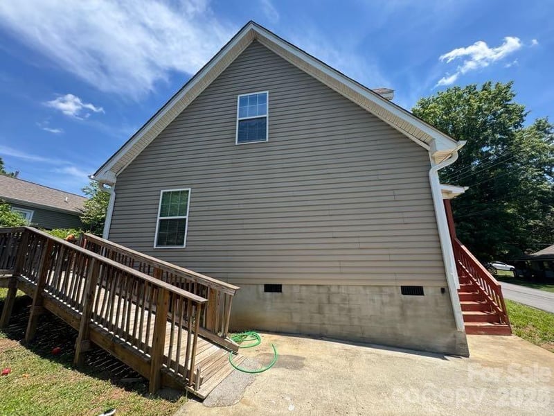 124 Oakland Rd, Asheville, NC 28801