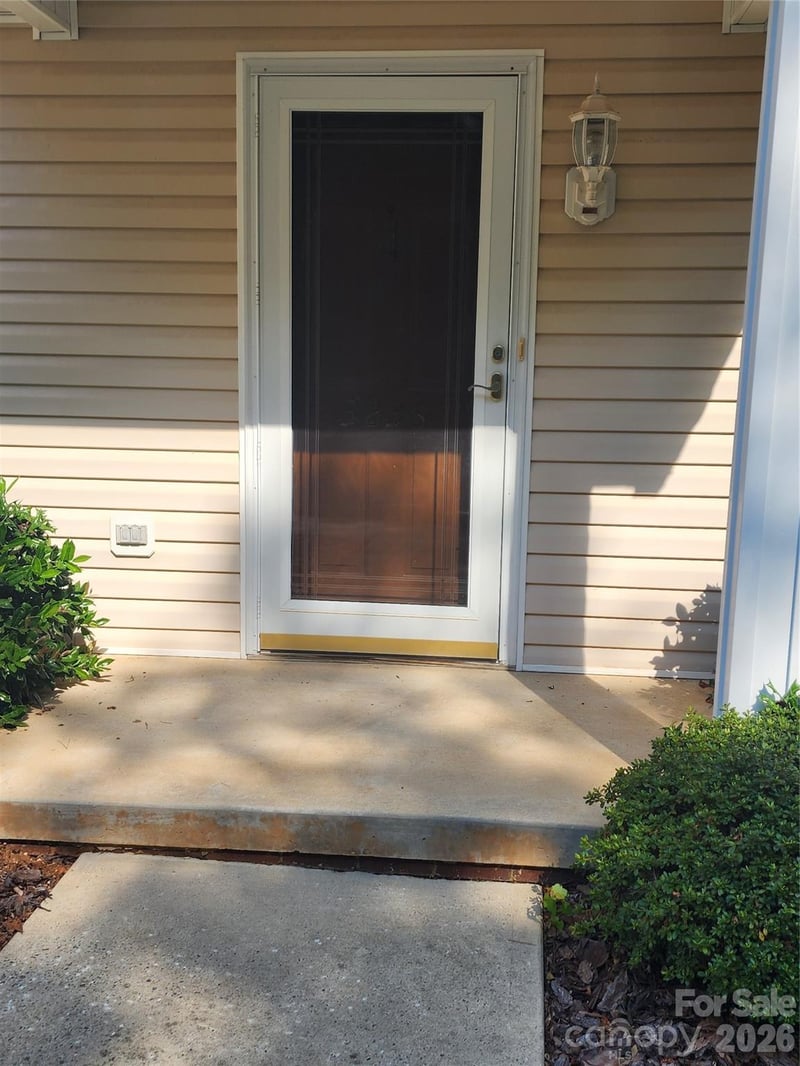 3236 White Oak Ct, Claremont, NC 28610