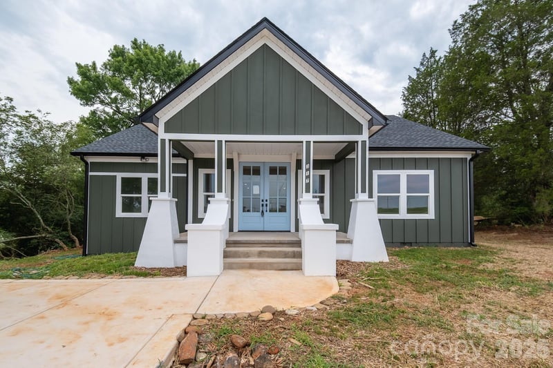 317 Old Airport Rd #33, Statesville, NC 28677