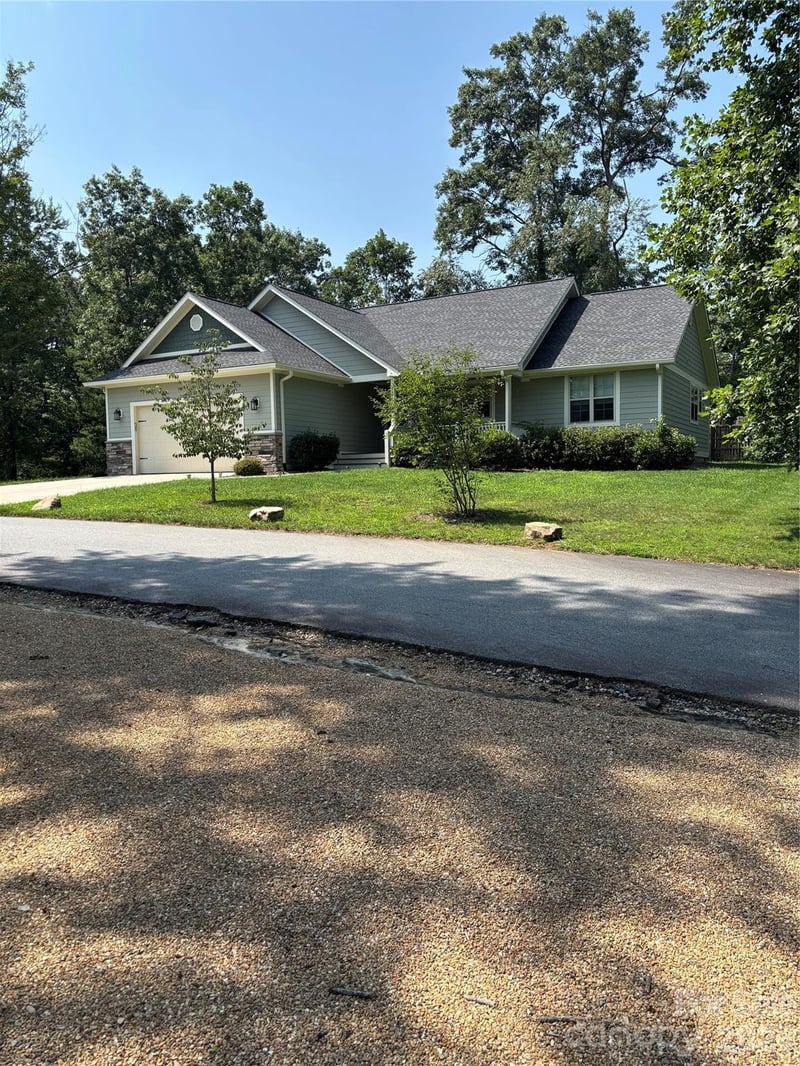 14 Wood Path Ln, Arden, NC 28704