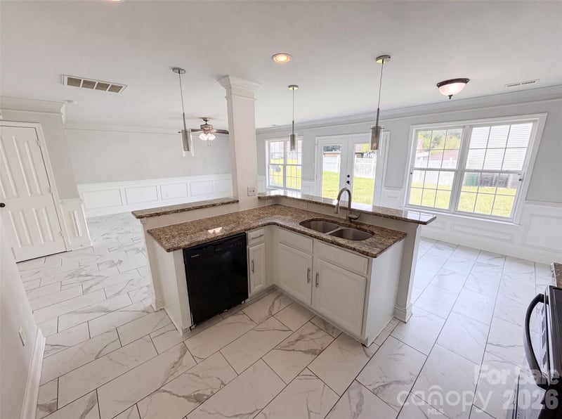 5732 Wallace Cabin Dr, Charlotte, NC 28212