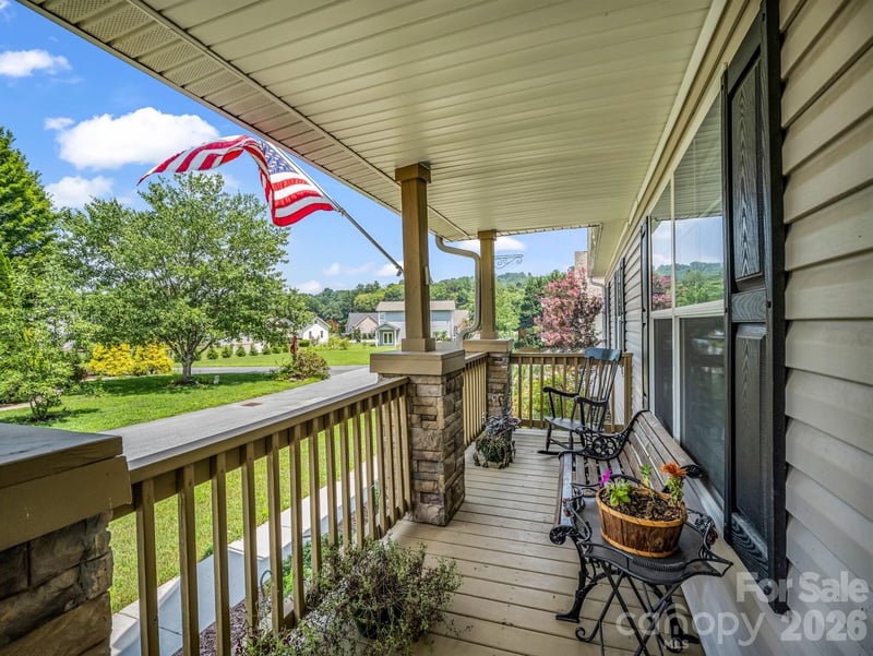 101 Plato Pl, Etowah, NC 28729