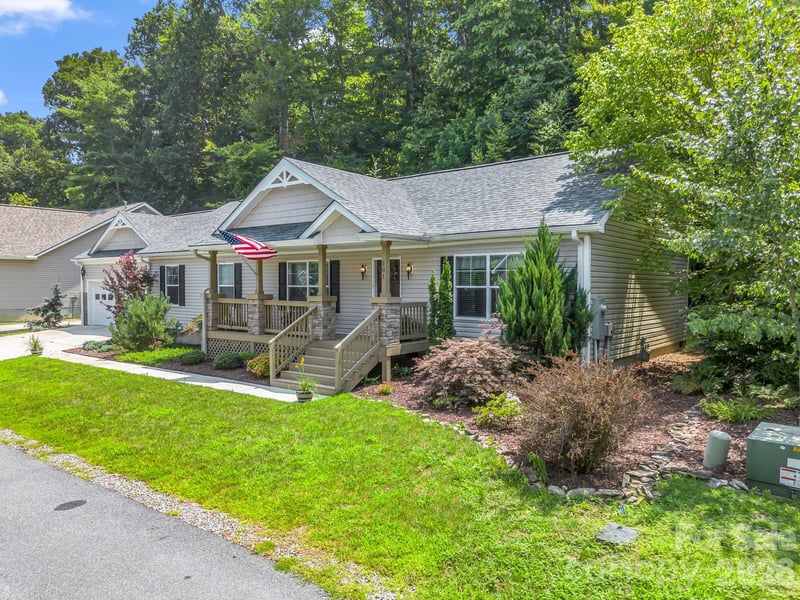 101 Plato Pl, Etowah, NC 28729