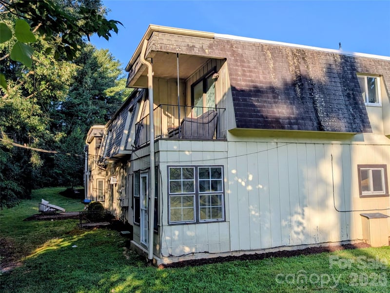 75 Jolly Ln #D4, Hendersonville, NC 28739