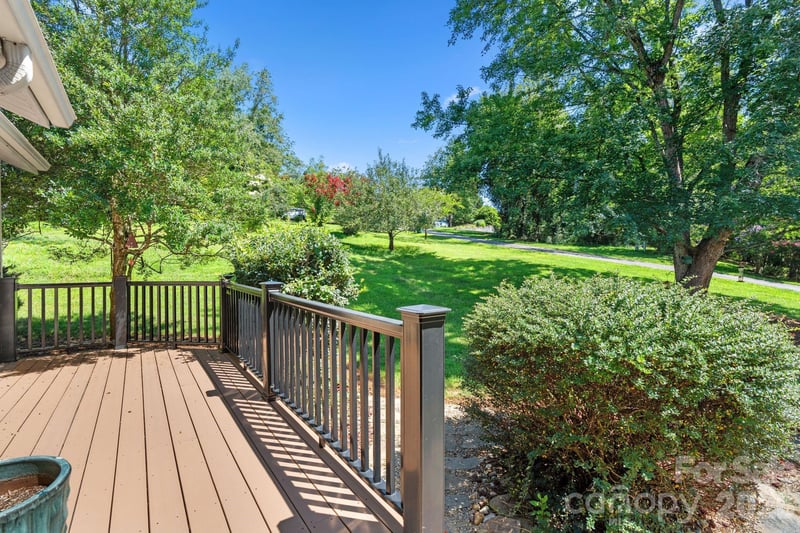 6 Pleasant Rn, Asheville, NC 28806
