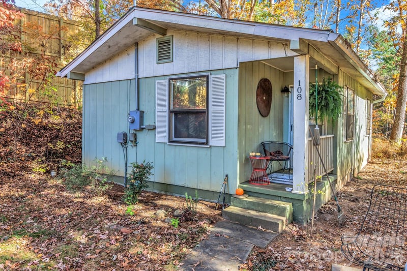 108 Hidden Pond Ln, Asheville, NC 28804
