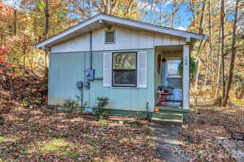 108 Hidden Pond Ln, Asheville, NC 28804