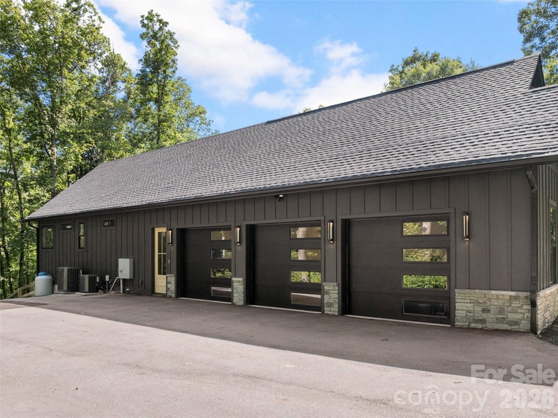 80 Maple Grove Ct, Hendersonville, NC 28792
