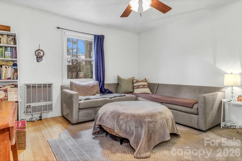 18 Leisure Mountain Rd, Asheville, NC 28804