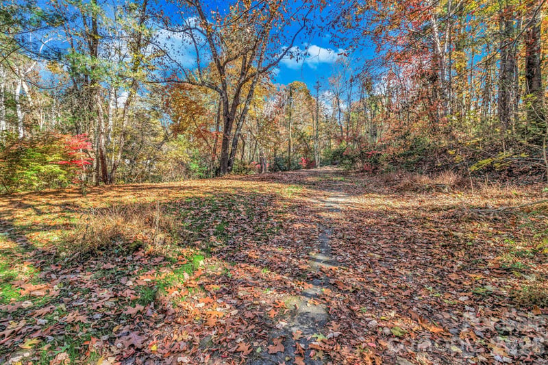 99999 Leisure Mountain Rd, Asheville, NC 28804