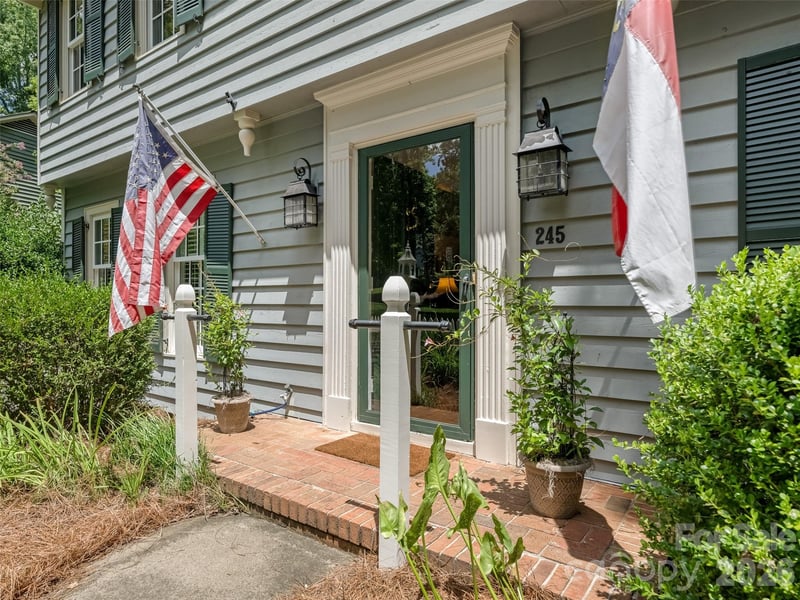 245 Medearis Dr, Charlotte, NC 28211