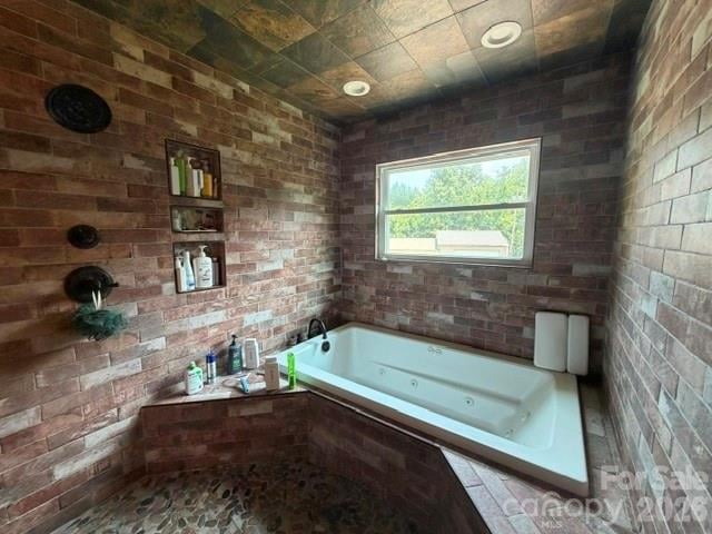 80 Hidden Bluff Ln, Horse Shoe, NC 28742