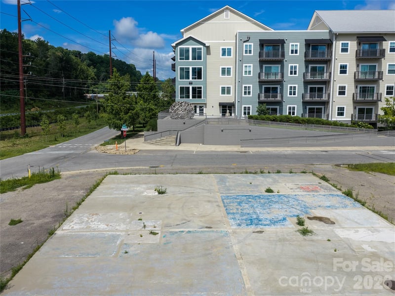 89 Thompson St, Asheville, NC 28803