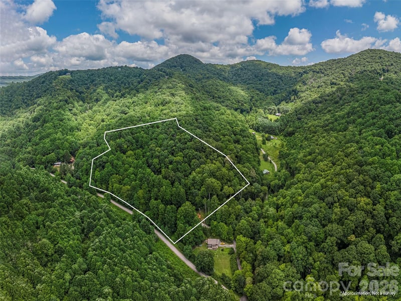 Rough Knob Rd, Clyde, NC 28721