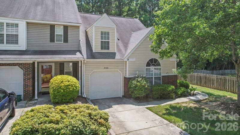9720 Mattforest Cir, Charlotte, NC 28277