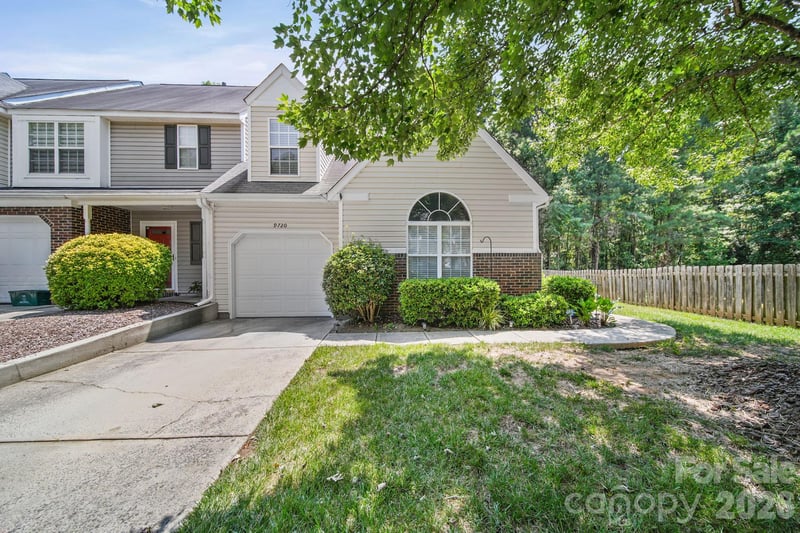 9720 Mattforest Cir, Charlotte, NC 28277