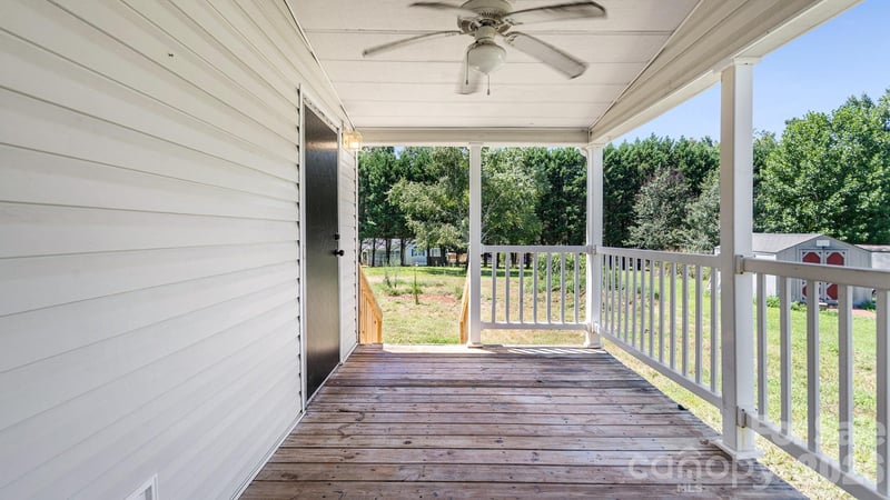 178 Zircon Dr, Statesville, NC 28625